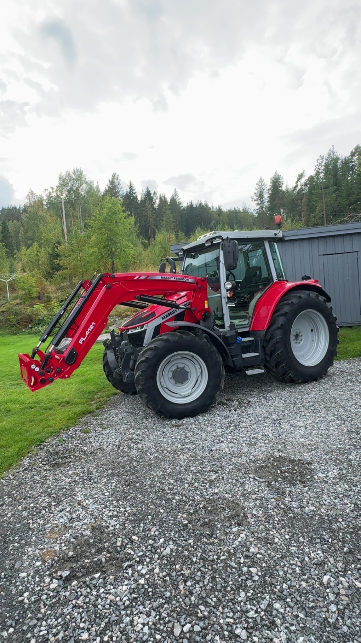 Traktor på Øvre Velo